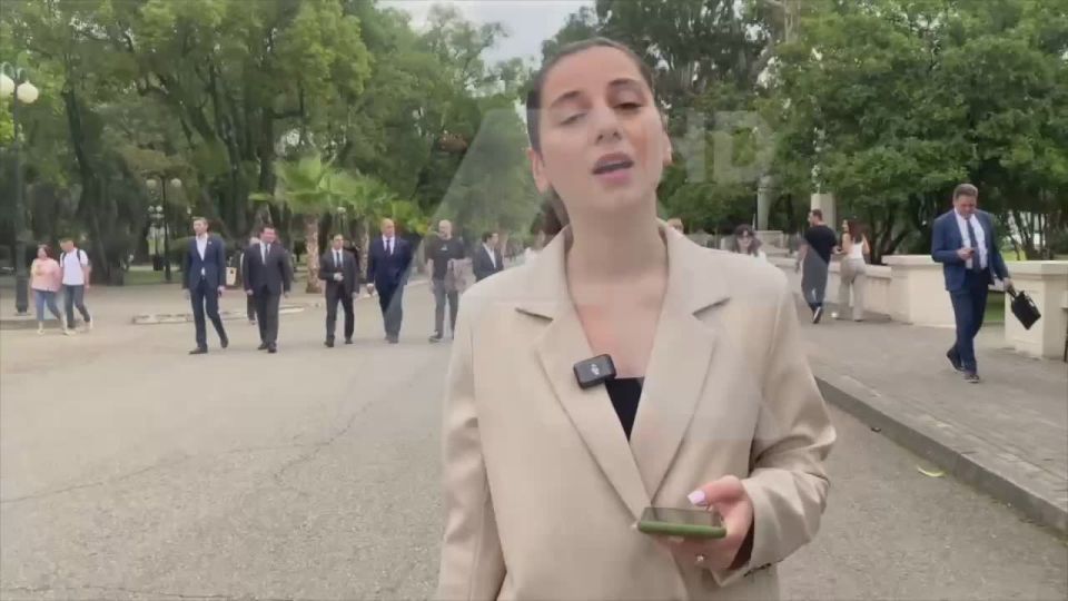 Асны иаааны иоуп асасца.. Шьыжьнаы апартиа "Единаиа Россиа" ахаарнакца аааит