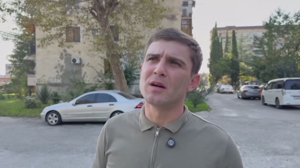 Замену кровли на двух многоэтажках по улице Эшба проведут в Сухуме