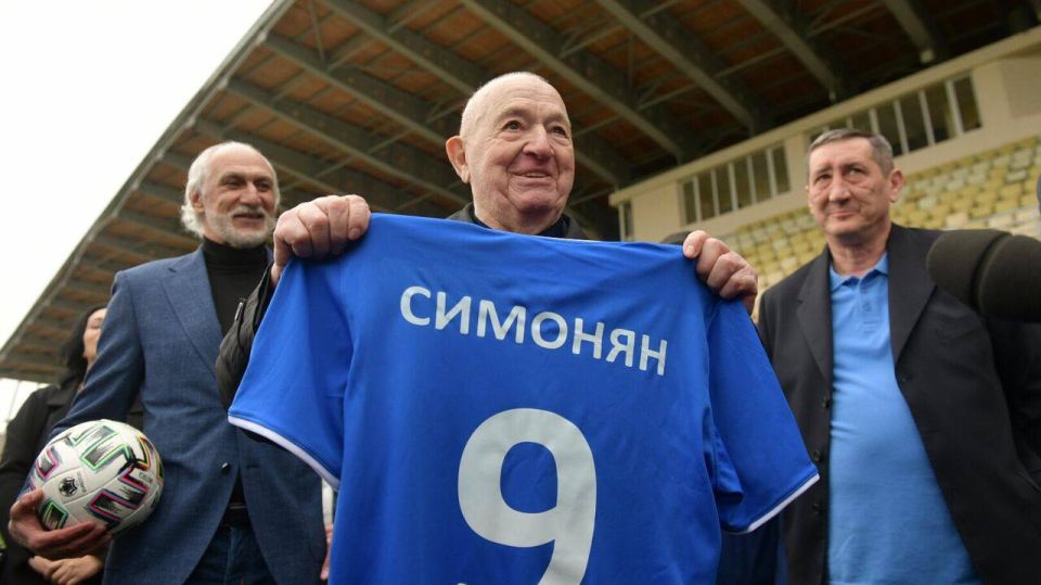 Никите Павловичу Симоняну исполнилось 99 лет