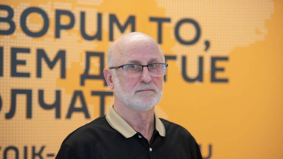 IX международный арт-пленэр "Краски осени" будет посвящен первому президенту Абхазии Владиславу Ардзинба, рассказал на радио Sputnik декан отделения искусств АГУ Нугзар Логуа