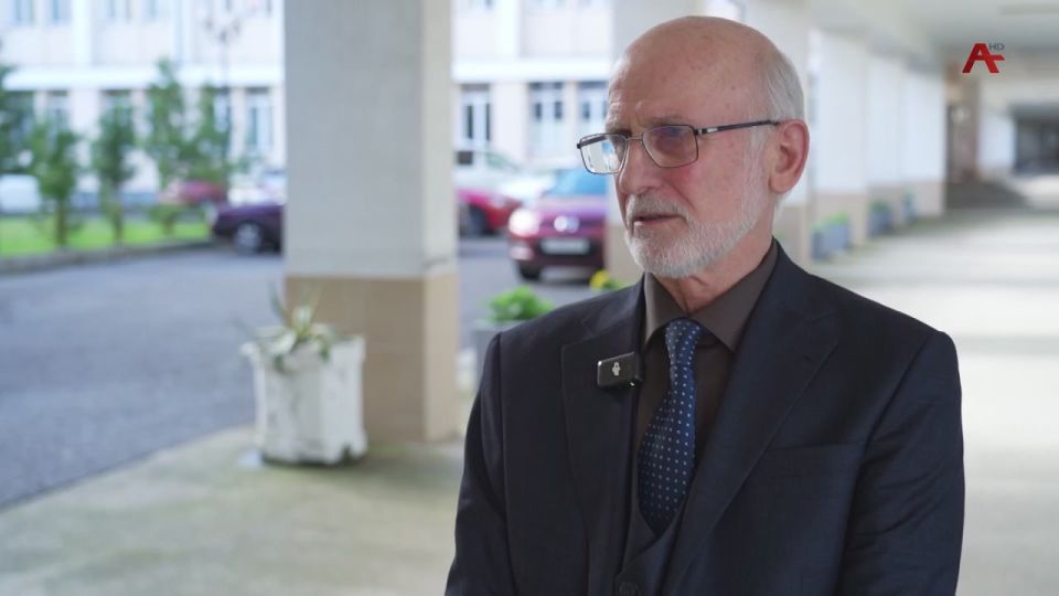 Асныти аынаррат университет аны иаатит жларбжьарати Арт-пленер , Асны агаланти ашыгаа захьу