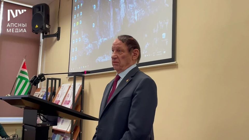 IX Международный арт-пленэр «Краски осени Абхазии 2025» открылся в АГУ