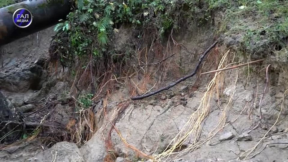 Галские коммунальщики не смогли устранить сегодня аварию на центральном водоводе