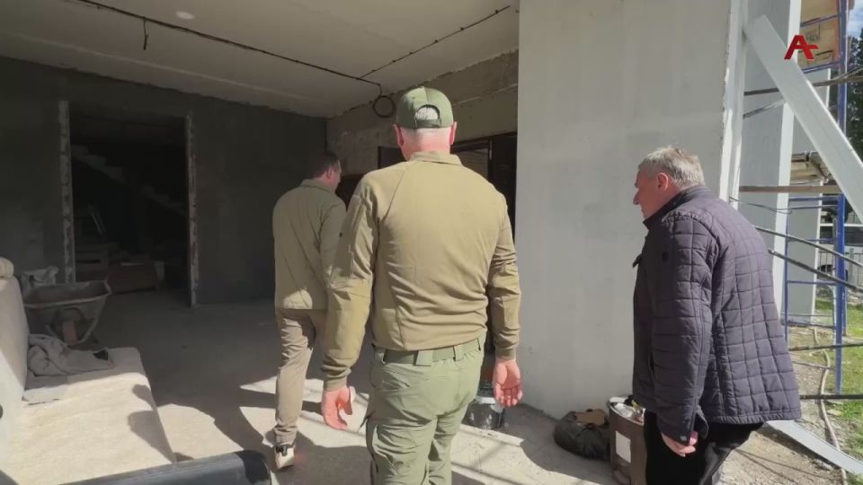 АХАДЕИ ААЦЕИ ЕИБАДЫРИТ. Бадра Гынба Кутол иазаара иалаганы, ибеит зеиашьаыргылара иау аыа ахадара ахыбра