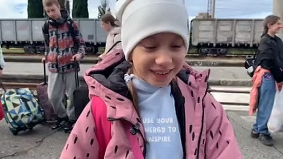 Президентские гости.. Полсотни детей из белгородского приграничья, пострадавшего от атак ВСУ, проведут, по приглашению президента Гунба, две недели в тишайшей Пицунде. С выездами на экскурсии, разумеется