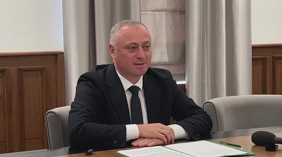 Президент Бадра Гунба принял Хиблу Герзмава и Владимира Спивакова