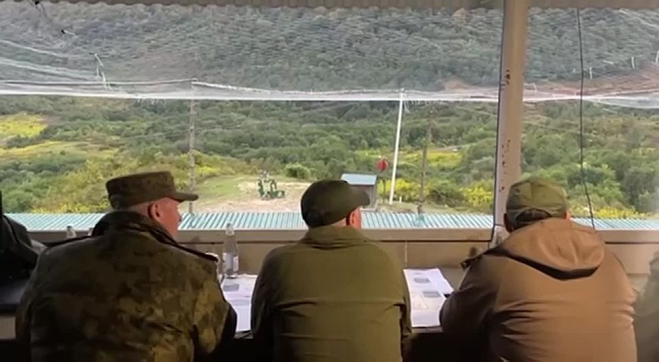 Оперативно-тактические учения Вооруженных сил Абхазии под руководством главнокомандующего Бадры Гунба