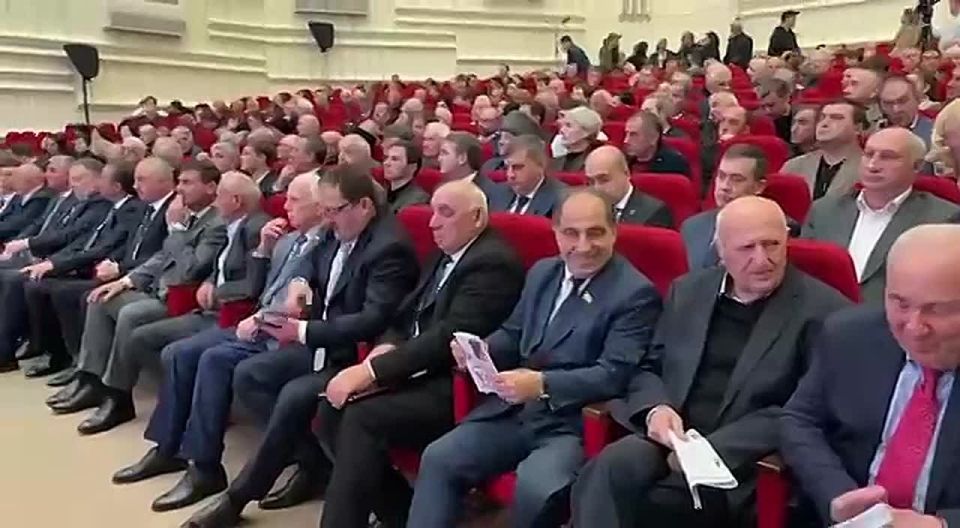 Участие в съезде партии "Амцахара" для меня это возможность встретиться и пообщаться с настоящими героями-ветеранами, которые сохранили свое боевое братство и объединили разные поколения жителей Абхазии, приверженных идеалам..