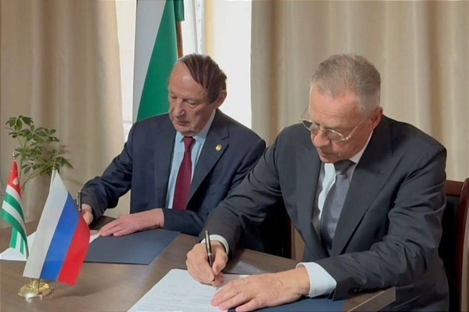 Абхазский государственный университет и Российский государственный гуманитарный университет (РГГУ, г. Москва) подписали соглашение о сотрудничестве