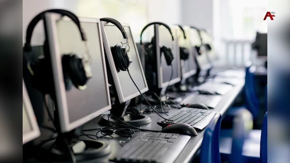 Специалисты Центра русского языка начали обучать учителей Галского района основам компьютерной грамотности