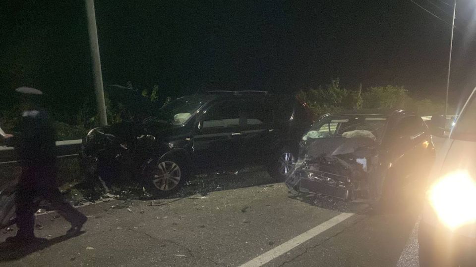 Четырех человек госпитализировали в результате аварии в Верхней Эшере, сообщил Sputnik замначальника ГАИ Абхазии Аслан Базба