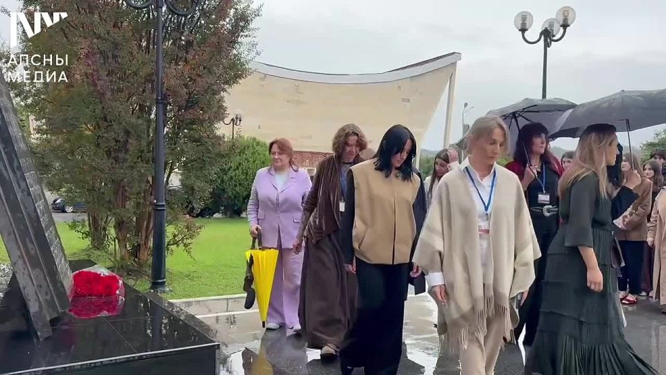 Открытие итоговой выставки IX Международного арт-пленэра "Краски осени Абхазии" состоялось в АГУ