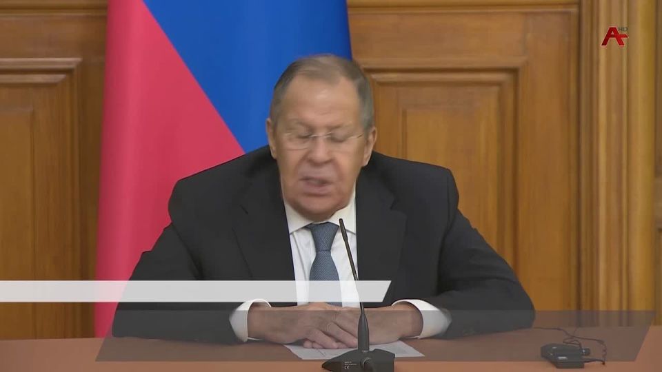 Евросоюз пытается сорвать переговоры Владимира Путина и Дональда Трампа в Будапеште, заявил министр иностранных дел Венгрии Петер Сийярто по итогам встречи европейских глав МИД