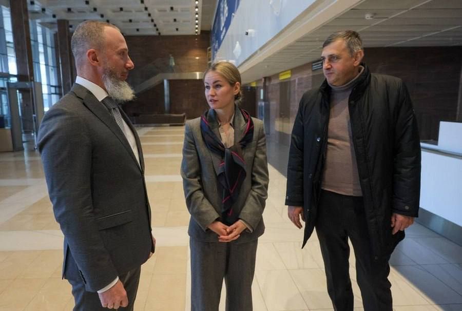 Вице-премьер Абхазии Вараздат Миносян прибыл с рабочим визитом в Красноярск, сообщил в ТГ-канале заместитель губернатора - руководитель администрации губернатора Красноярского края Сергей Пономаренко