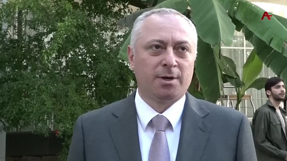 Аама инаргыло адаа рацоуп, уи ашьашалозароуп