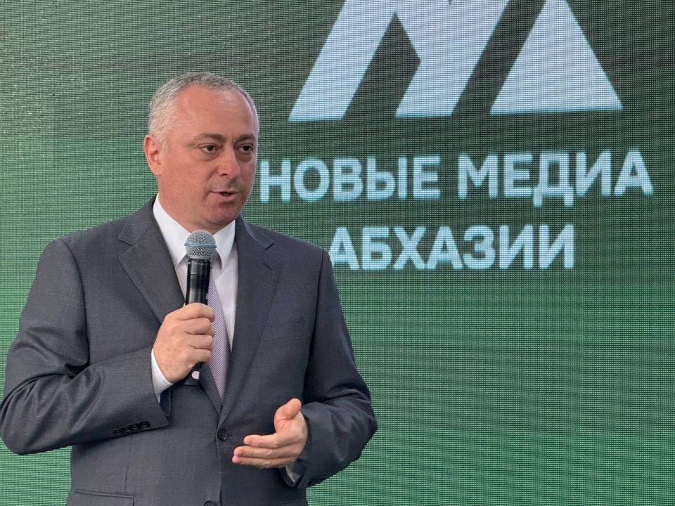 Президент посетил первый модуль образовательного проекта «Новые медиа Абхазии» в Пицунде