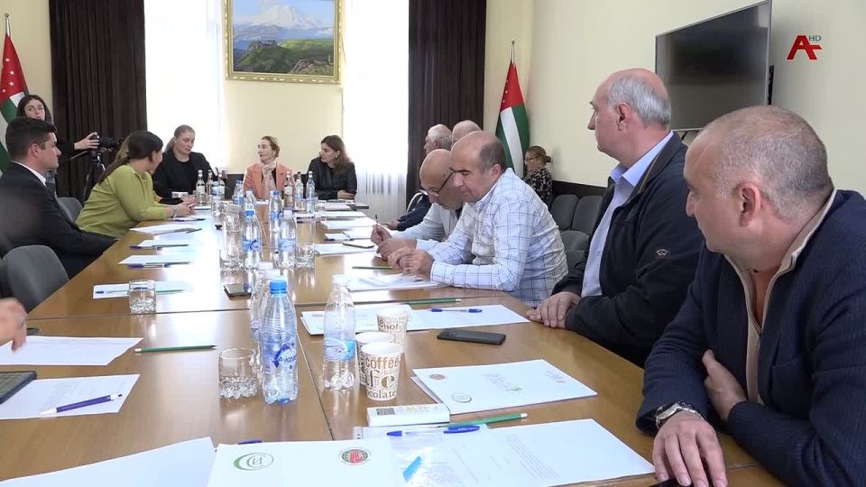 Аыа сазаара еиьызтуа , изызауа аар рзы ицхыраагоу апроект еикаауп Урыстыла Ахада игранта рфонд абзоурала