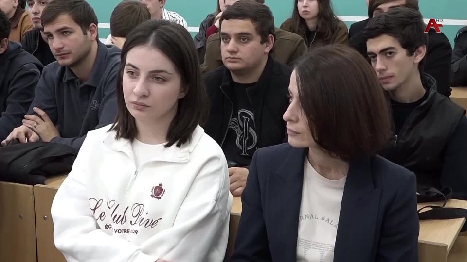 Аудитория "Энергетик будущего" открылась в АГУ