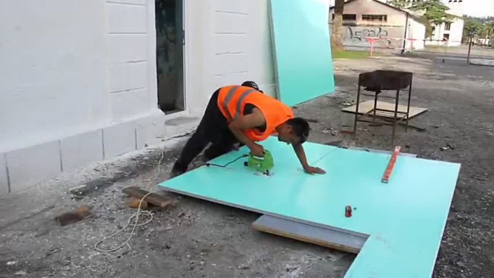 На Сухумском железнодорожном вокзале осуществляется комплекс ремонтно-восстановительных мероприятий, направленных на модернизацию и улучшение его инфраструктуры