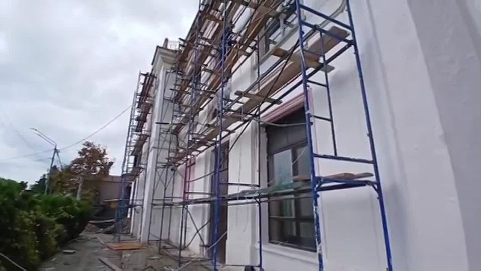 РУП «Абхазская железная дорога» проводит работы по восстановлению вокзала «Новый Афон»