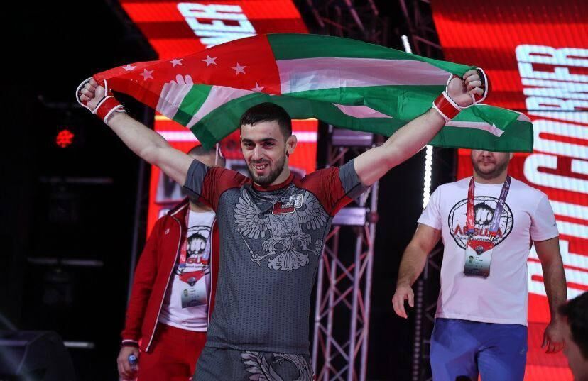 Абхазский боец ММА Даут Гублиа назвал поединок в Сочи лучшим в своей карьере