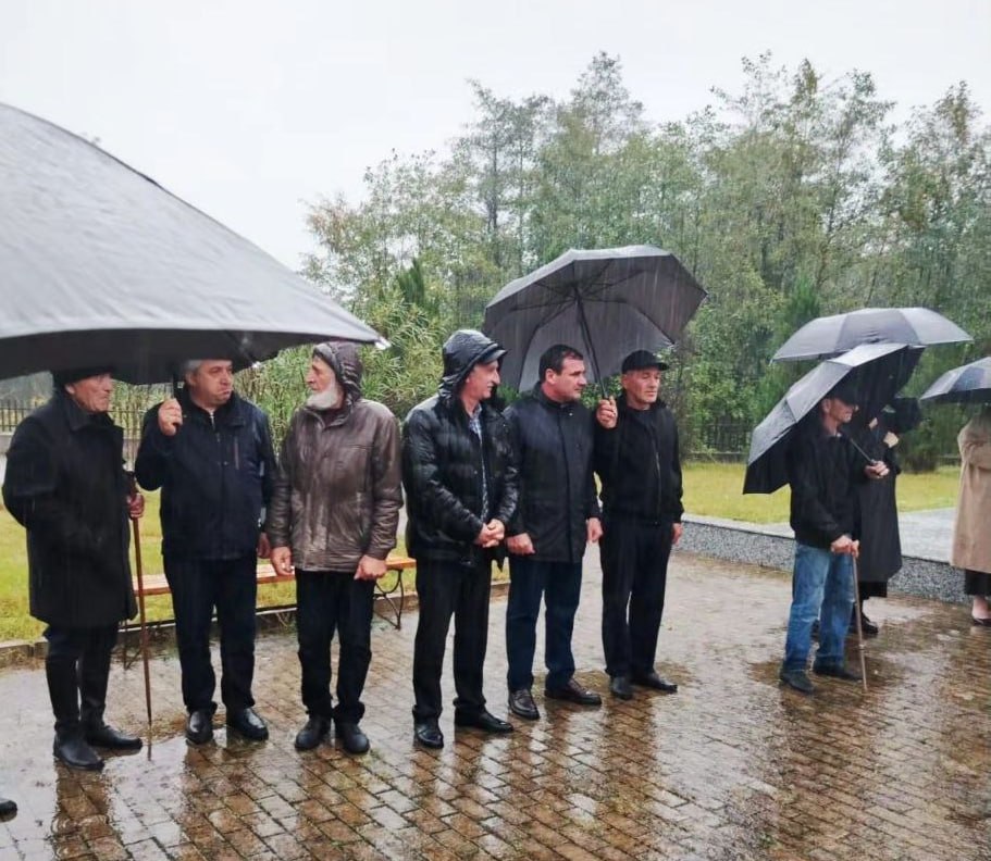 Память бойцов, погибших во время операции по освобождению Очамчыры, почтили в селе Ачгуара