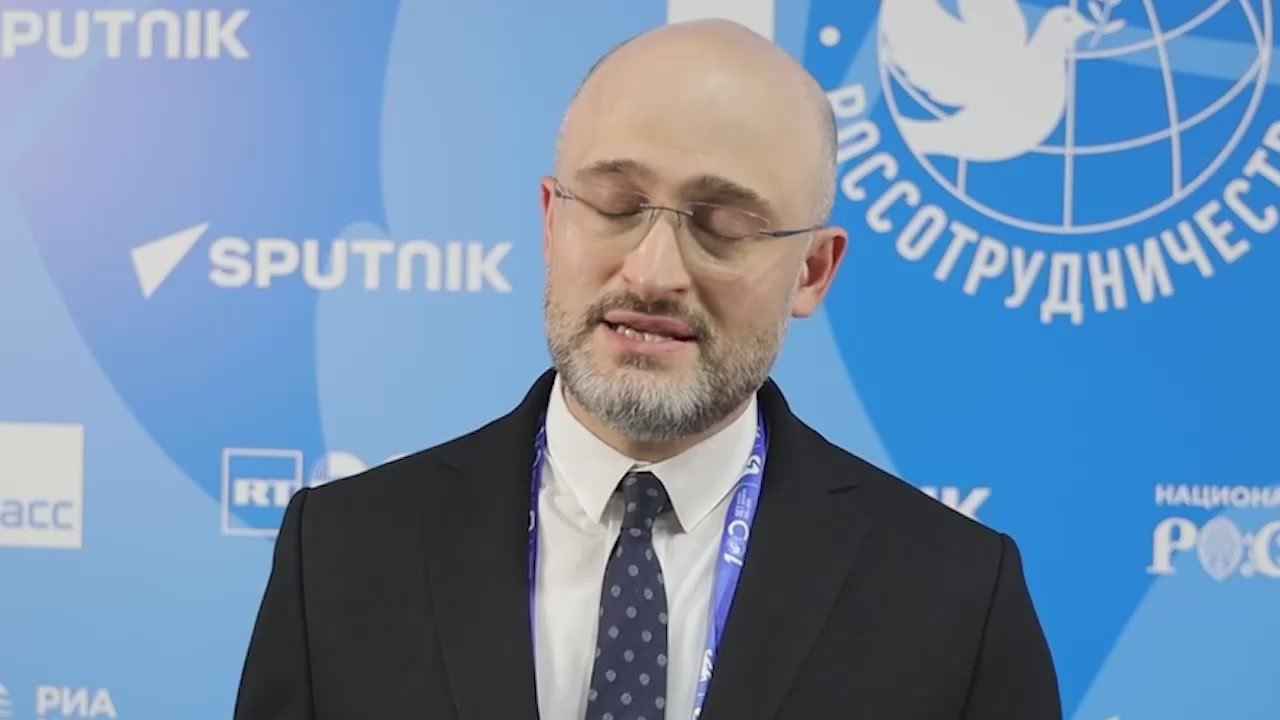 Россия в полной мере осознает ответственность за укрепление общего культурного пространства, в которое входит и Абхазия, считает гендиректор РУСДРАМа Ираклий Хинтба