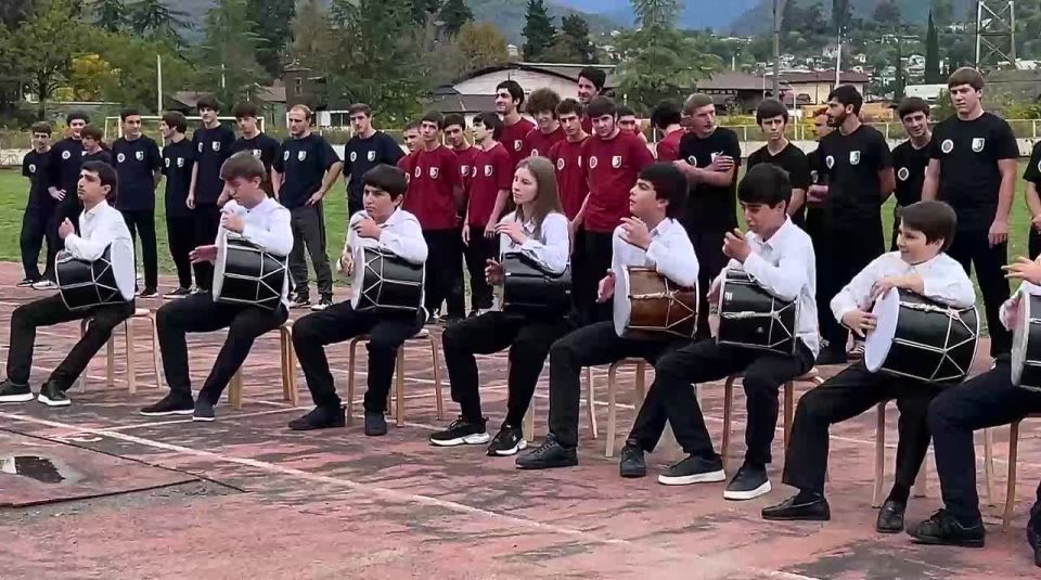 Первый чемпионат по национальной игре "Аимакьачара" открылся на республиканском стадионе в Сухуме