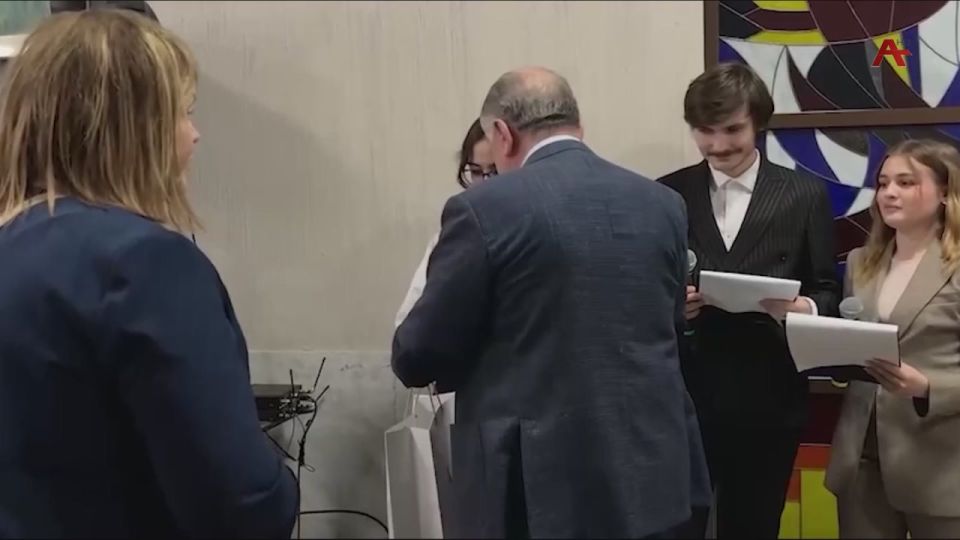 Десять учеников Пицундских школ приглашены на "Неделю атомной моды" в Москве