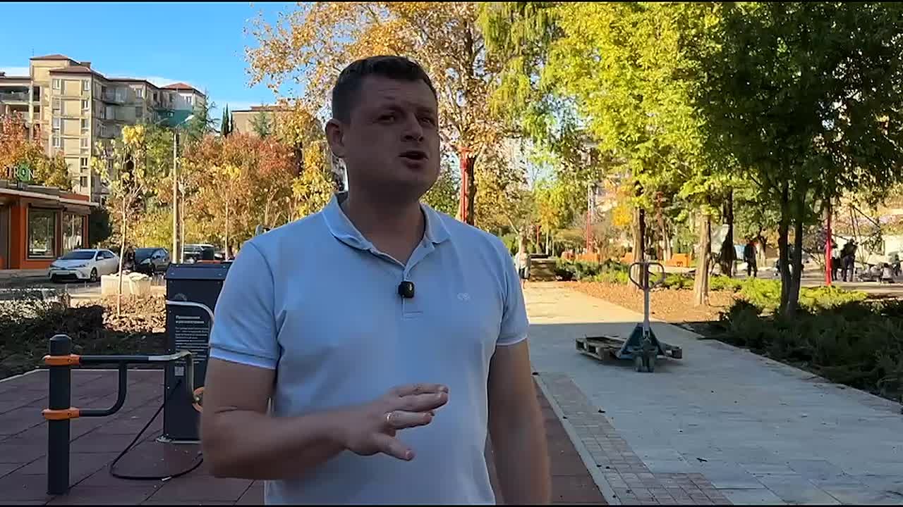 Одной из задач во время благоустройства сквера на Новом районе Сухума было создание зон для детей разных возрастов, рассказал Sputnik собственник подрядной организации Александр Ростов