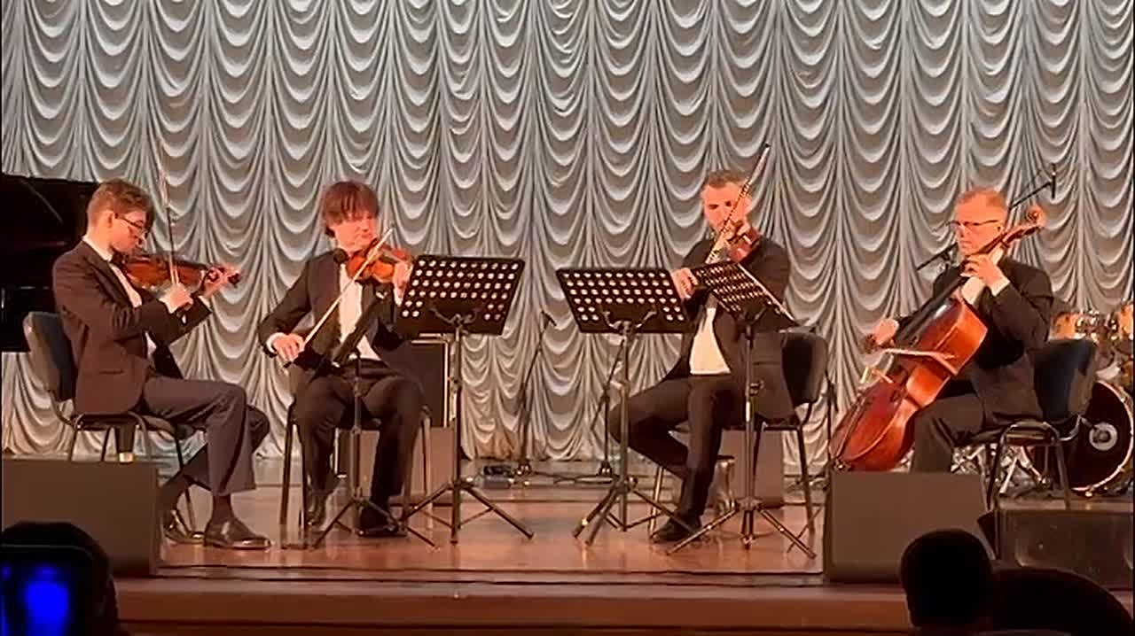 Концерт ко Дню народного единства — яркое свидетельство дружбы и культурного обмена между Россией и Абхазией, заявила и.о. главы представительства Россотрудничества в республике Татьяна Степанова