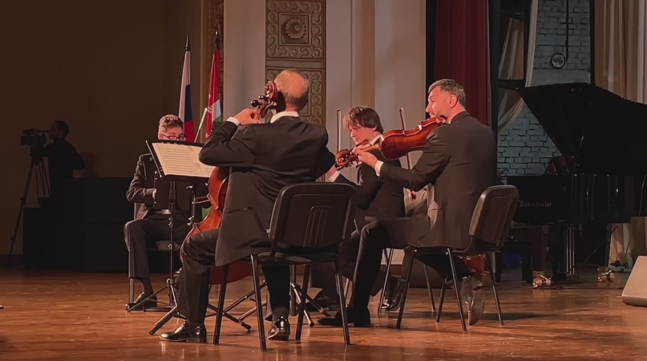 В Абхазской госфилармонии им. Р.Д. Гумба состоялся праздничный концерт, приуроченный ко Дню народного единства