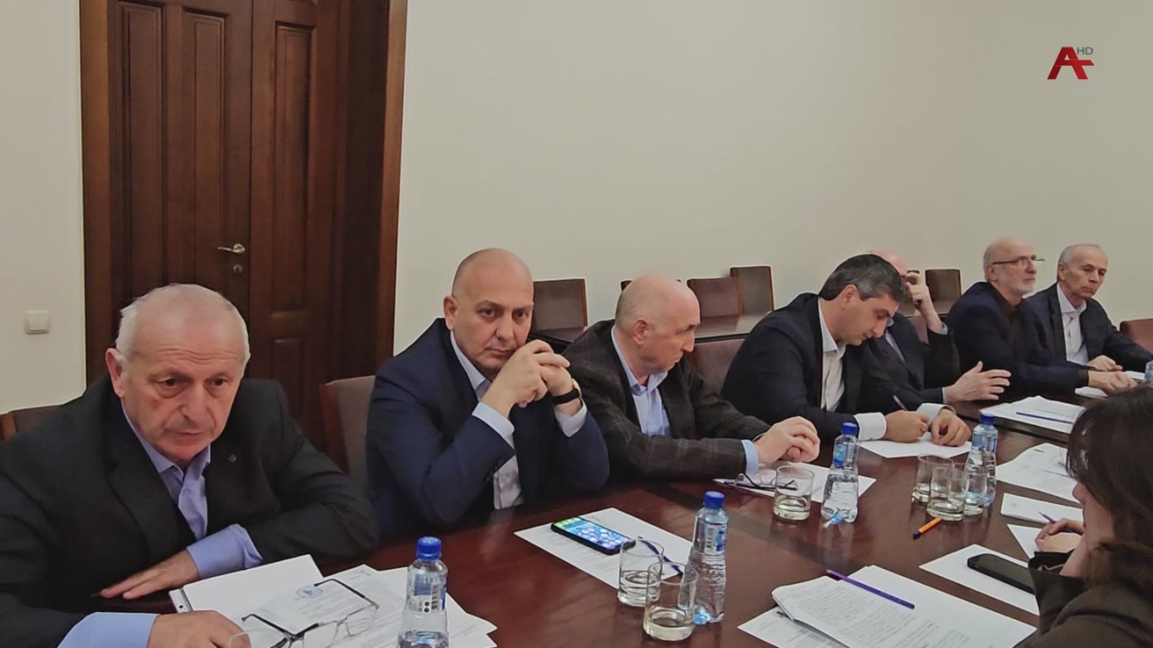 Асны жлар рпоет Баграт Шьынба илитературати иаарадыррати ынха анаунагатра иадалоу азаараа ирылацажан аынаррат комиссиа аилатараы