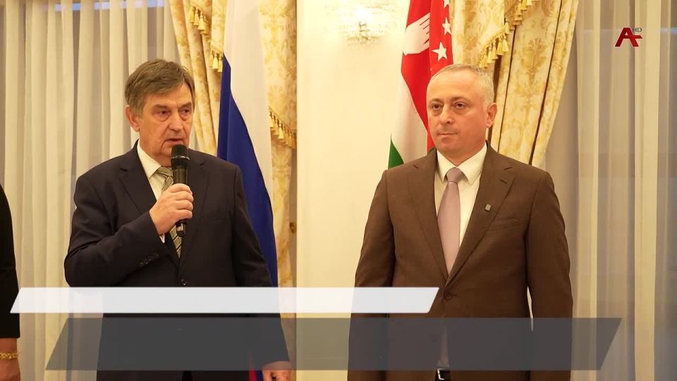 В российском посольстве прошел торжественный прием по случаю празднования Дня единства России