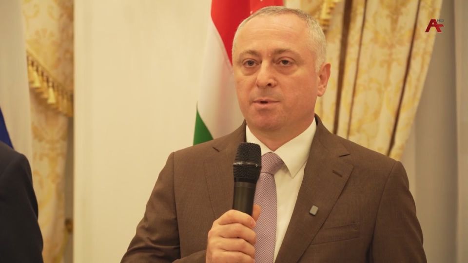 Асны Ахада Бадра Гынба еизаз зегьы ацаражара аусзуца Асны анапхгареи ажлари рыхьала Жлар ракзаара амш рыдиныалеит