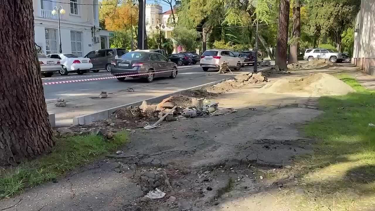 Начался второй этап реконструкции пешеходной части улицы Пушкина в Сухуме