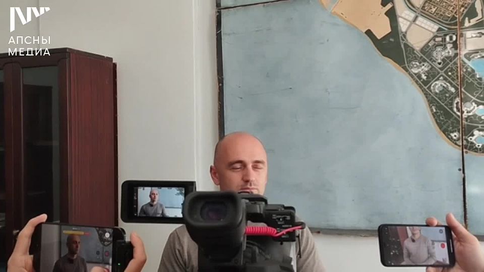 В конкурсе на лучший ландшафтный проект Апельсиновой улицы «Команды Абхазии» победили Олег Чедия и Наала Ломия