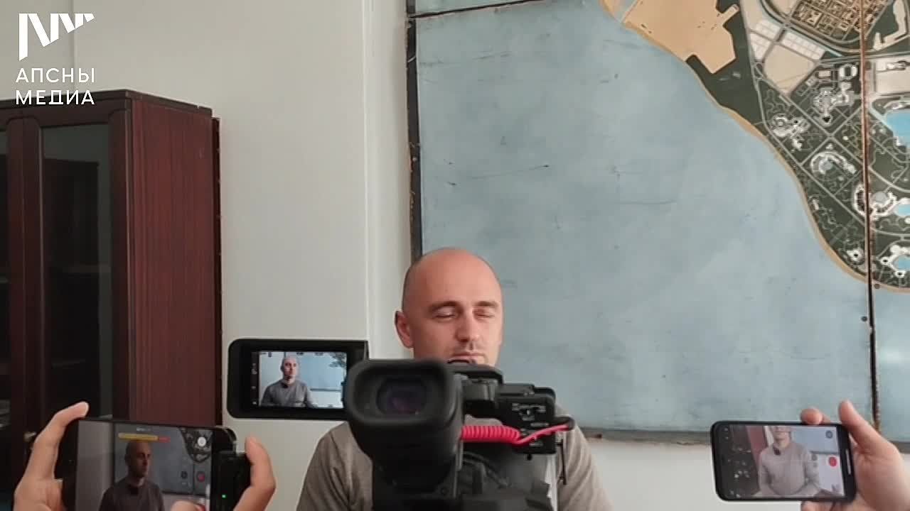 В конкурсе на лучший ландшафтный проект Апельсиновой улицы «Команды Абхазии» победили Олег Чедия и Наала Ломия