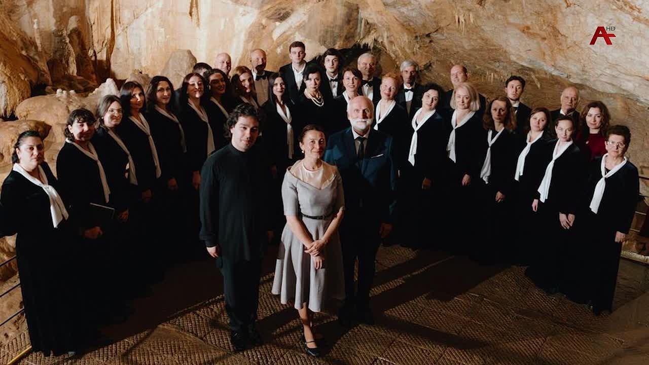 «Хьыбла Возба Асны аынаррат хорт капелла еиабыс даоуп. Абри азы ауса инапы аеиит Асны акультура аминистр Даур Ааба» - а аанацауеит аусбара апресс-мазура