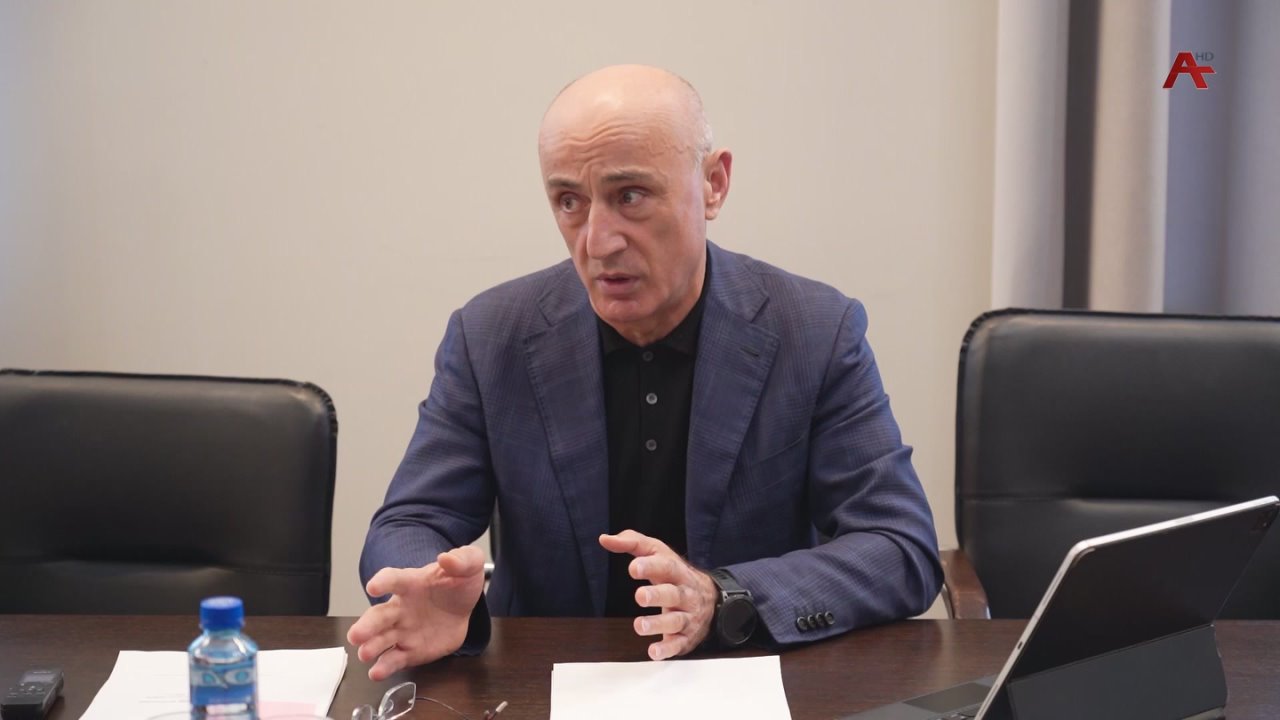 В парламентском комитете по экономической политике, реформам и информационным технологиям обсудили вопрос внесения изменений в проект закона о туристической деятельности