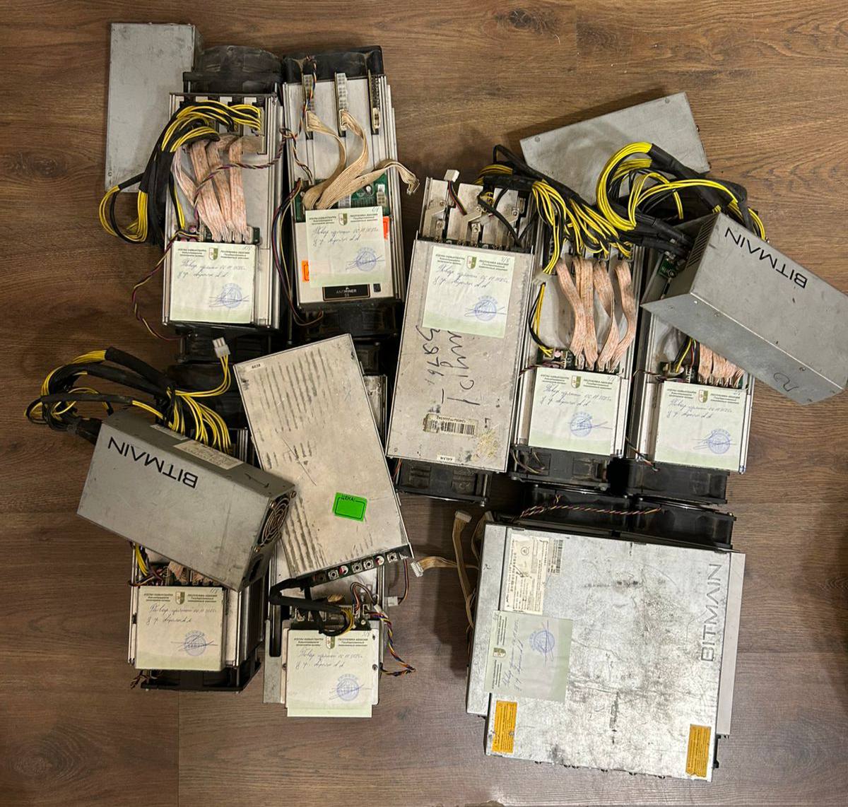 Восемь майнинг-аппаратов изъяли в Сухуме