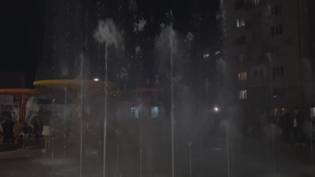 Контактный фонтан запустили в сквере в Новом районе Сухума