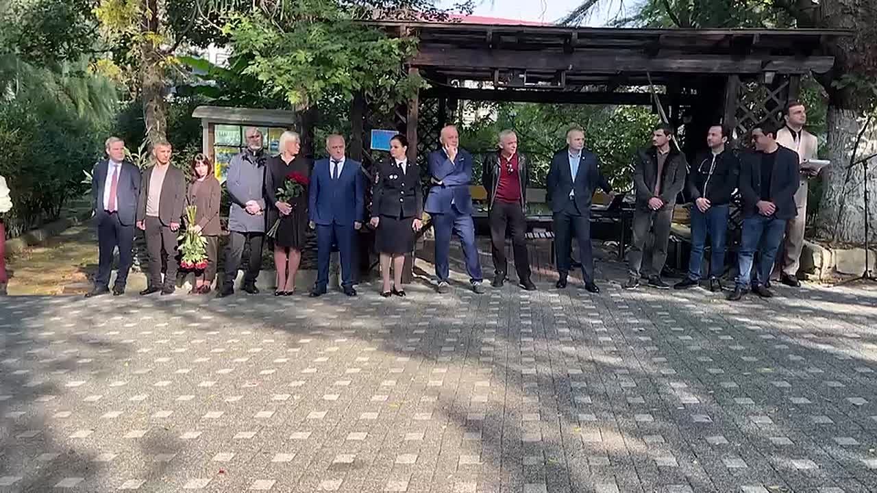 Мемориальную доску в память о курсантах военно-пехотного училища, погибших в Великой Отечественной войне, открыли в Сухуме