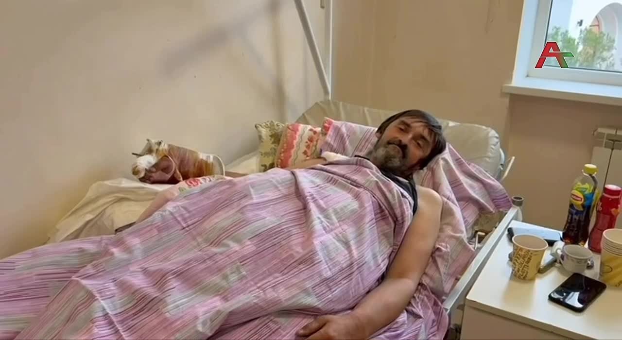 Президент Абхазии Бадра Гунба навестил раненых в Республиканской больнице, пострадавших в результате вчерашней перестрелки в Сухуме