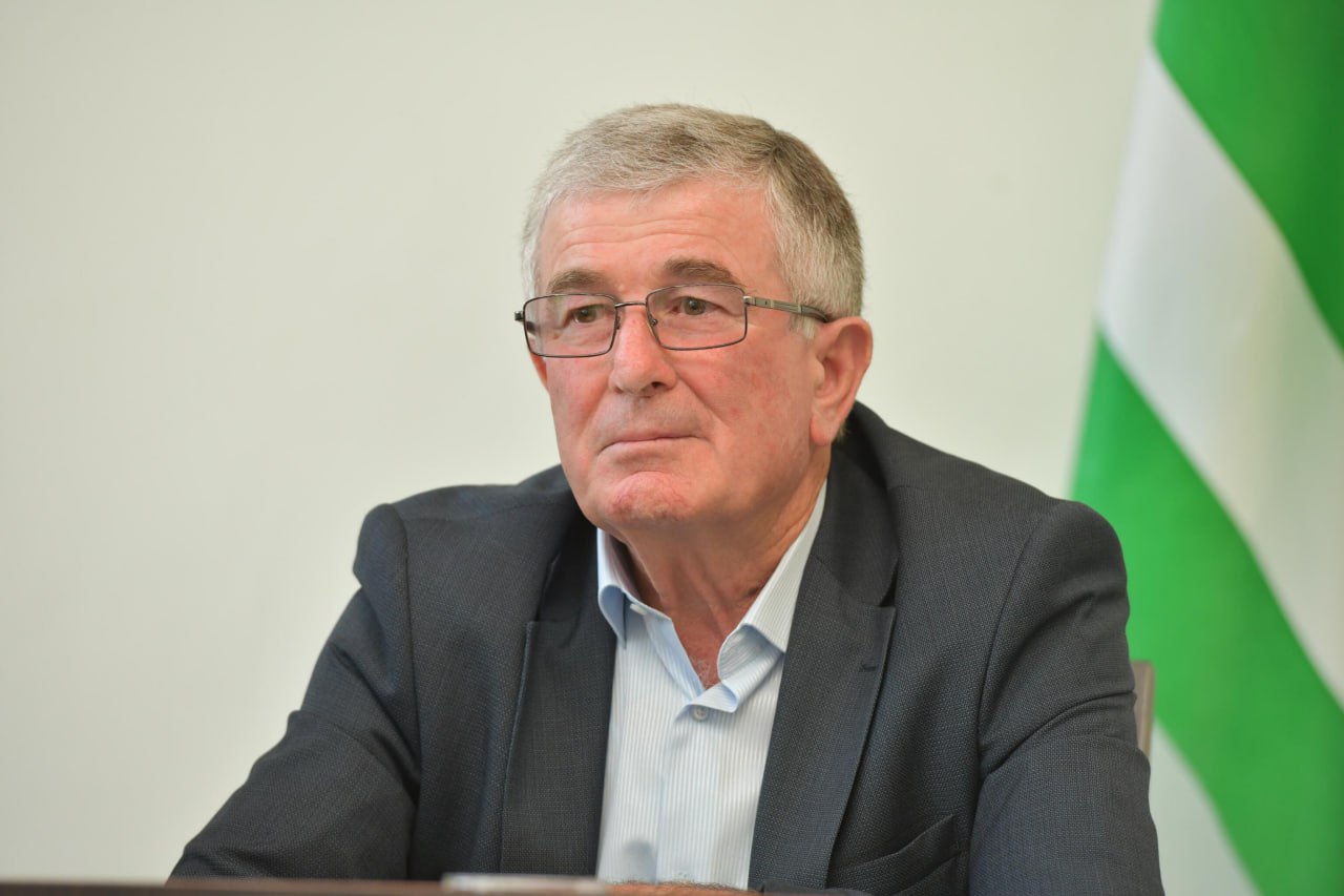 Председателем Собрания Гудаутского района вновь избран Валерий Малия