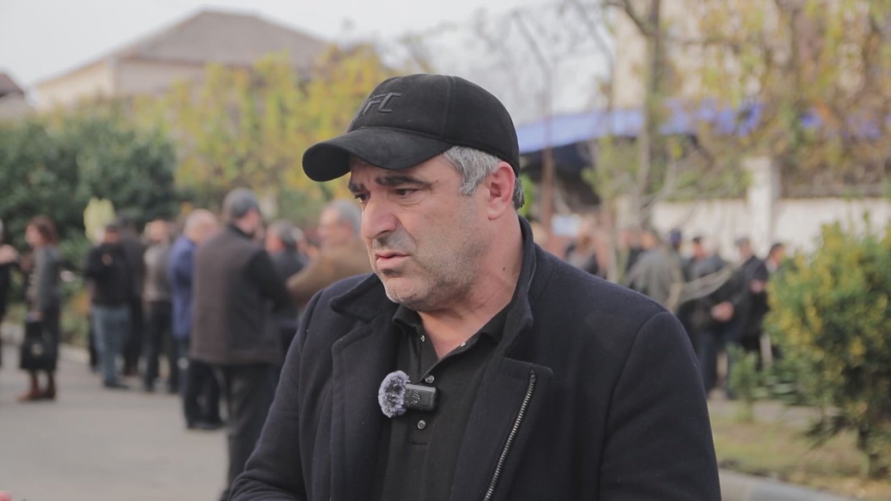 Аыхтанти имахь днаскьаргеит Асны Аџьынџьтылат еибашьра аветеран, Леон иорден занашьоу, Урыстыла Украина иманаго аррат аоперациа иалахыз Дамеи Кыниа