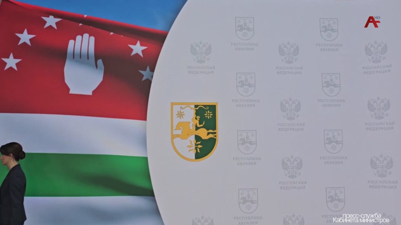 Асни сковти аобласти русеицуразы аишаара рнапы аарит аыза-министр Владимир Делбеи агубернатор Михаил Ведерникови