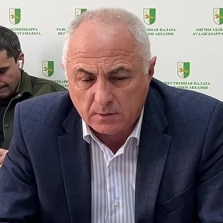 Проекты в рамках программы "Развития сельского хозяйства" распределяются государственной комиссией, уточнил на встрече в Общественной палате глава Минсельхоза Абхазии Беслан Джопуа