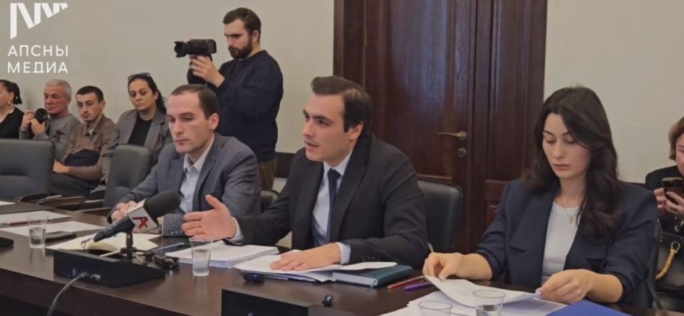 Встреча с министром энергетики Баталом Мушба проходит в Парламенте в рамках правительственного часа