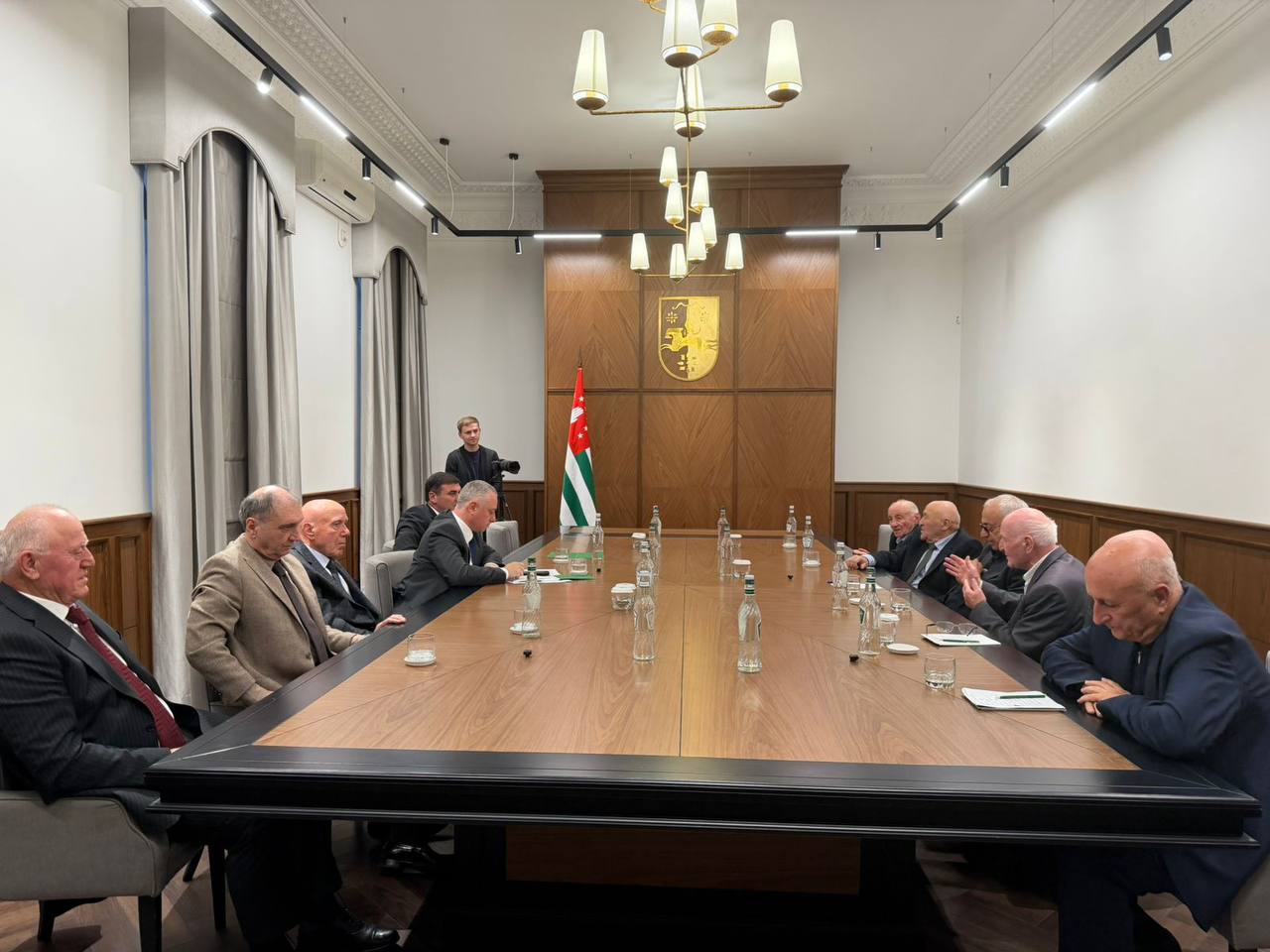 Президент и Вице-президент встретились с депутатами Парламента первого созыва